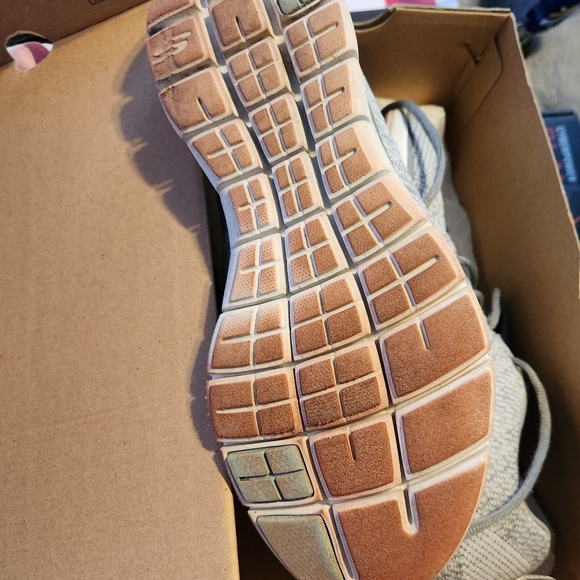 Womens skechers - Picture 3 of 3